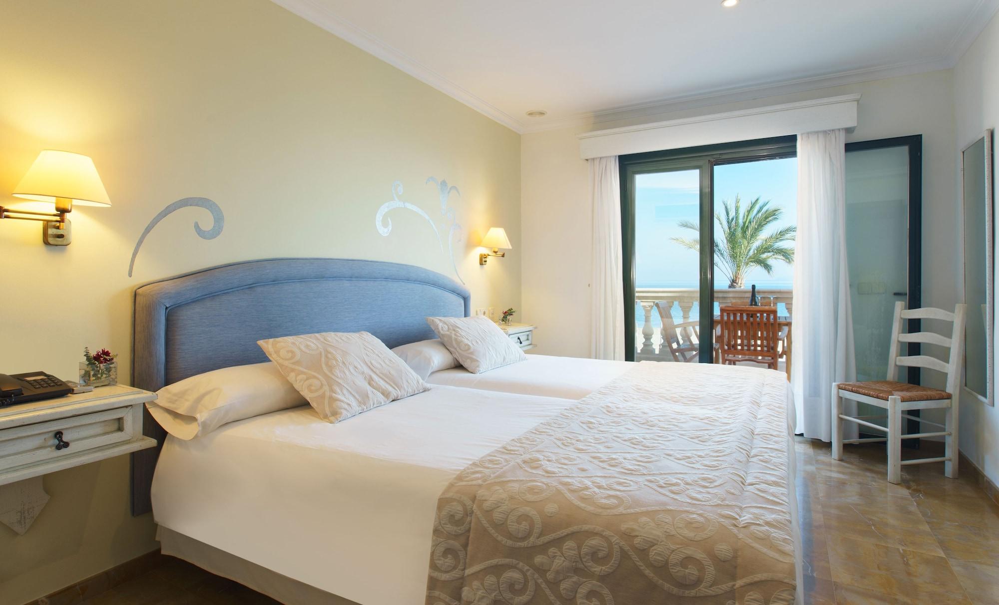 Apartments Galeon Suites Port de Pollenca Exterior photo
